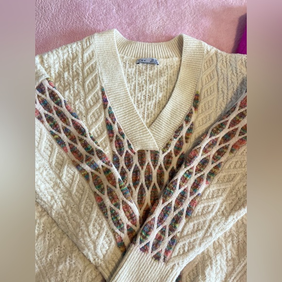 Cute sweaters! S-M-L - Picture 5 of 7